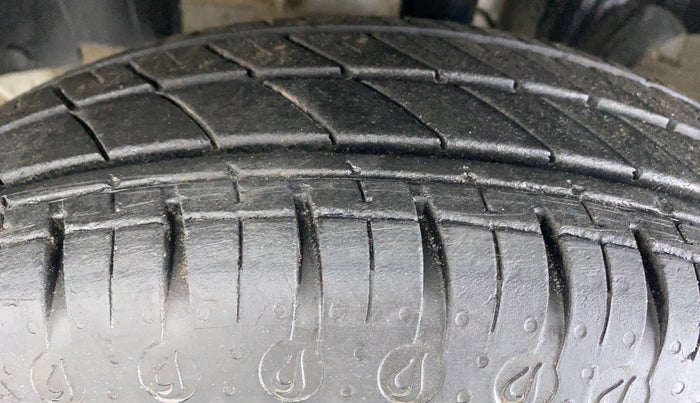 2021 Renault Kwid RXL, Petrol, Manual, 17,024 km, Left Front Tyre Tread