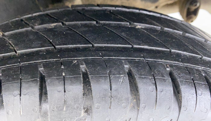 2021 Renault Kwid RXL, Petrol, Manual, 17,024 km, Left Rear Tyre Tread