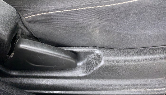 2021 Renault Kwid RXL, Petrol, Manual, 17,024 km, Driver Side Adjustment Panel