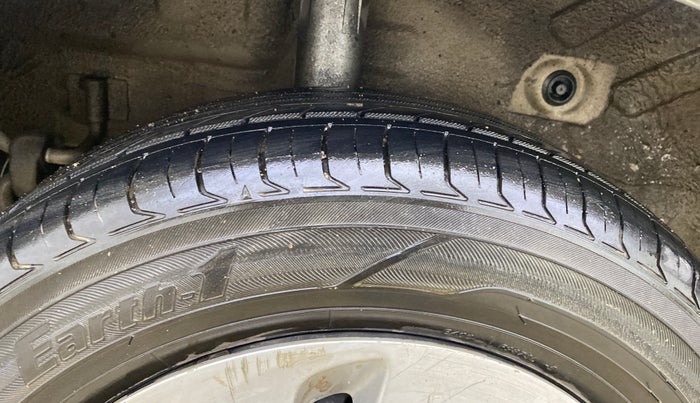 2016 Maruti Celerio VXI CNG, CNG, Manual, 41,415 km, Right Rear Tyre Tread