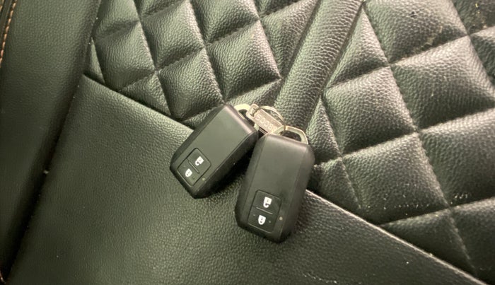 2019 Maruti Baleno ZETA PETROL 1.2, Petrol, Manual, 56,319 km, Key Close Up