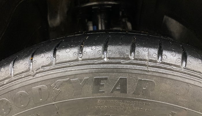 2019 Maruti Baleno ZETA PETROL 1.2, Petrol, Manual, 56,319 km, Right Front Tyre Tread