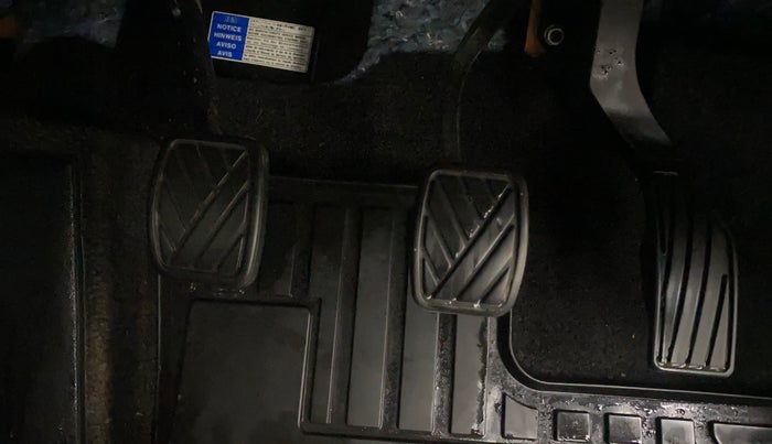 2020 Maruti Vitara Brezza LXI, Petrol, Manual, 68,746 km, Pedals