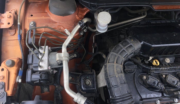 2020 Maruti Vitara Brezza LXI, Petrol, Manual, 68,746 km, Engine View - Right