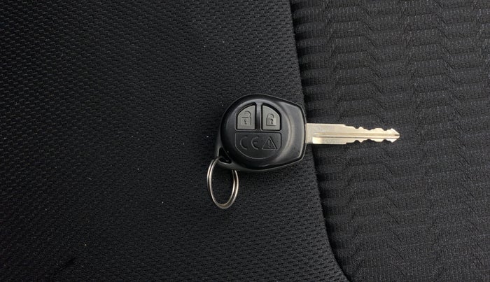 2020 Maruti Vitara Brezza LXI, Petrol, Manual, 68,746 km, Key Close Up