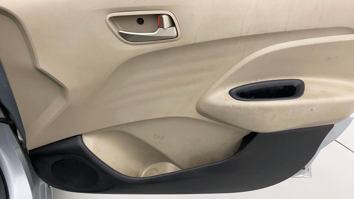 2018 Hyundai NEW SANTRO SPORTZ MT, Petrol, Manual, 27,171 km, Driver Side Door Panels Control