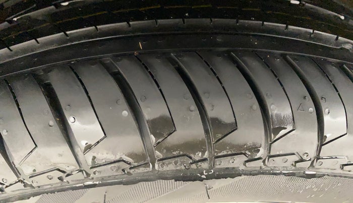 2021 Maruti Swift ZXI PLUS, Petrol, Manual, 28,863 km, Left Front Tyre Tread