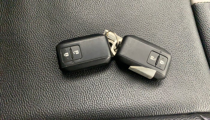 2021 Maruti Swift ZXI PLUS, Petrol, Manual, 28,863 km, Key Close Up