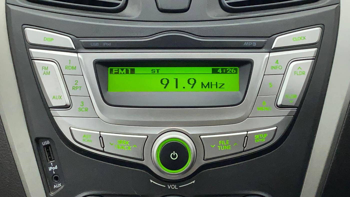 2014 Hyundai Eon MAGNA +, Petrol, Manual, 28,802 km, Infotainment System