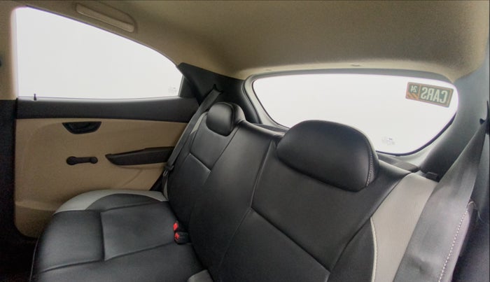 2014 Hyundai Eon MAGNA +, Petrol, Manual, 28,802 km, Right Side Rear Door Cabin