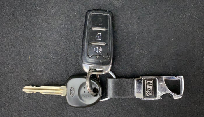 2014 Hyundai Eon MAGNA +, Petrol, Manual, 28,802 km, Key Close Up