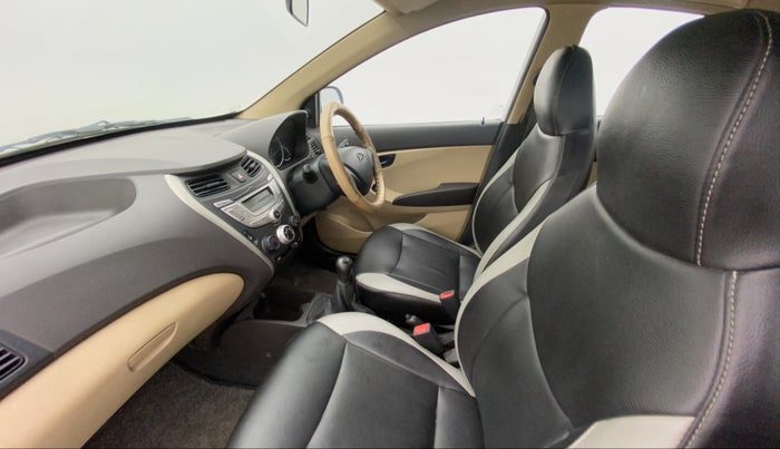2014 Hyundai Eon MAGNA +, Petrol, Manual, 28,802 km, Right Side Front Door Cabin
