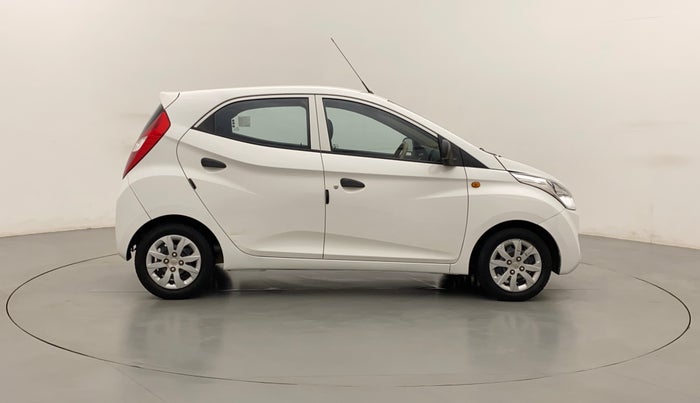 2014 Hyundai Eon MAGNA +, Petrol, Manual, 28,802 km, Right Side View