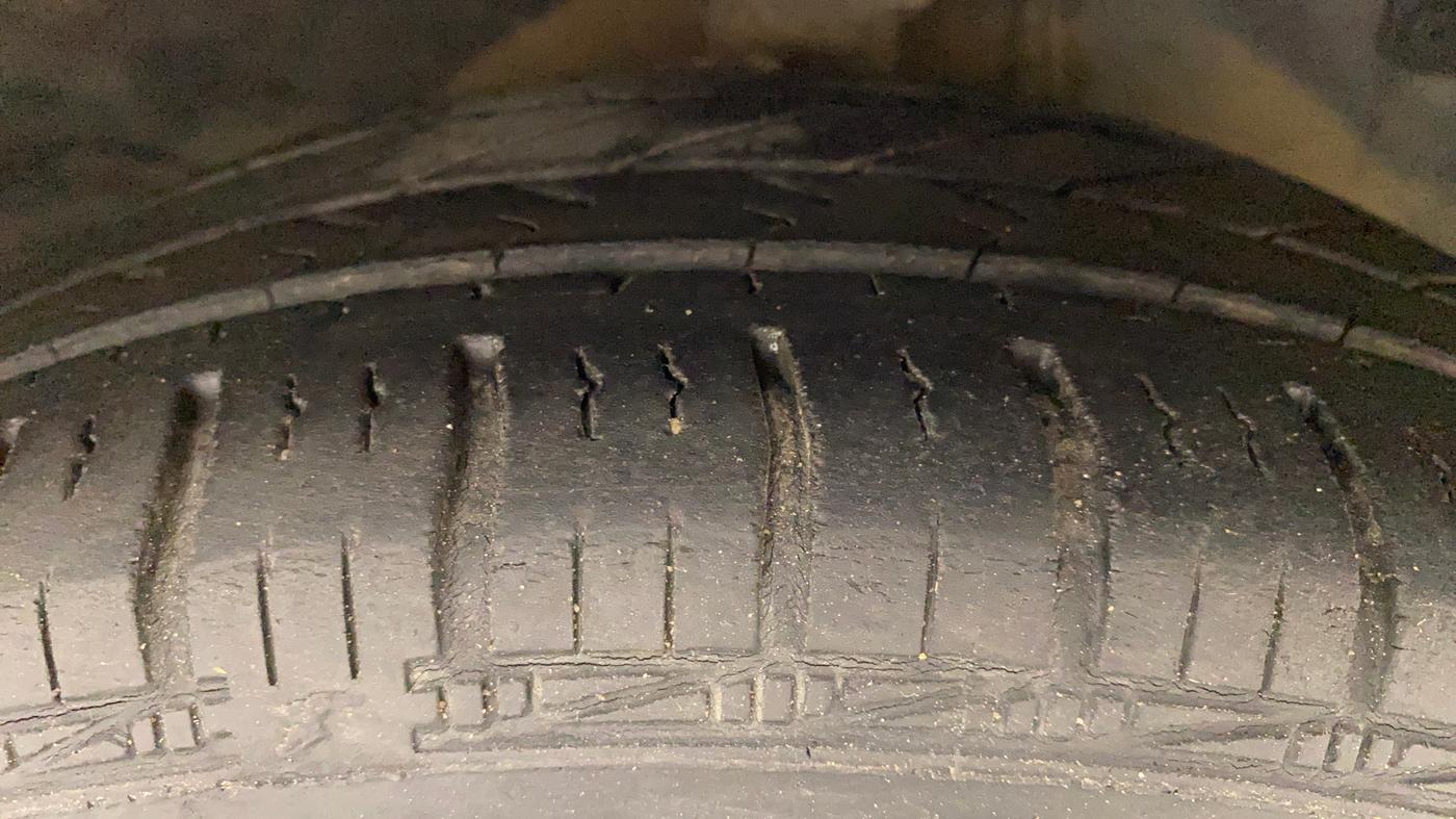 2014 Hyundai Eon MAGNA +, Petrol, Manual, 28,802 km, Right Front Tyre Tread