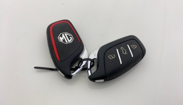 2022 MG ASTOR SAVVY 1.3 TURBO AT S RED, Petrol, Automatic, 27,333 km, Key Close Up