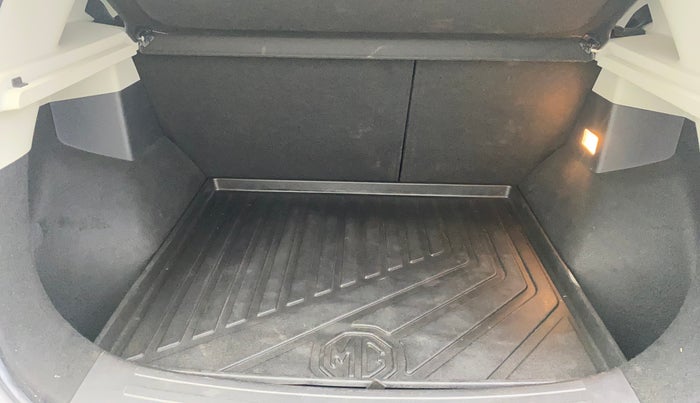 2022 MG ASTOR SAVVY 1.3 TURBO AT S RED, Petrol, Automatic, 27,333 km, Boot Inside