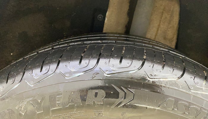 2022 MG ASTOR SAVVY 1.3 TURBO AT S RED, Petrol, Automatic, 27,333 km, Left Rear Tyre Tread