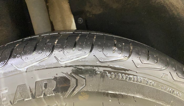 2022 MG ASTOR SAVVY 1.3 TURBO AT S RED, Petrol, Automatic, 27,333 km, Right Rear Tyre Tread