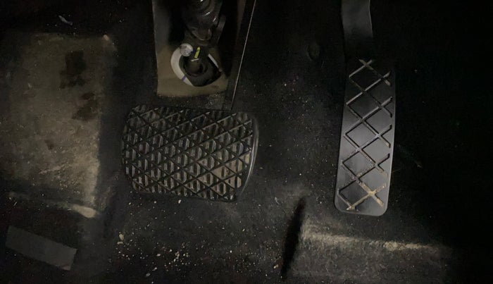 2022 MG ASTOR SAVVY 1.3 TURBO AT S RED, Petrol, Automatic, 27,333 km, Pedals