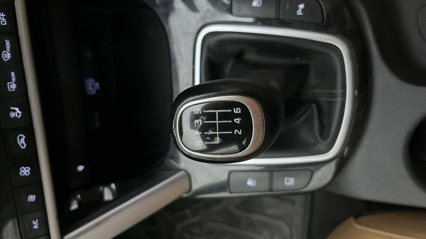 2022 KIA SELTOS HTX PLUS 1.5 DIESEL, Diesel, Manual, 84,180 km, Gear Lever