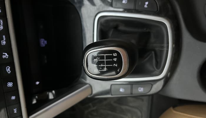 2022 KIA SELTOS HTX PLUS 1.5 DIESEL, Diesel, Manual, 84,180 km, Gear Lever