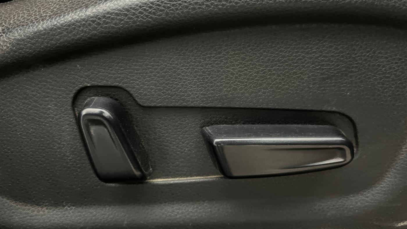 2022 KIA SELTOS HTX PLUS 1.5 DIESEL, Diesel, Manual, 84,180 km, Driver Side Adjustment Panel