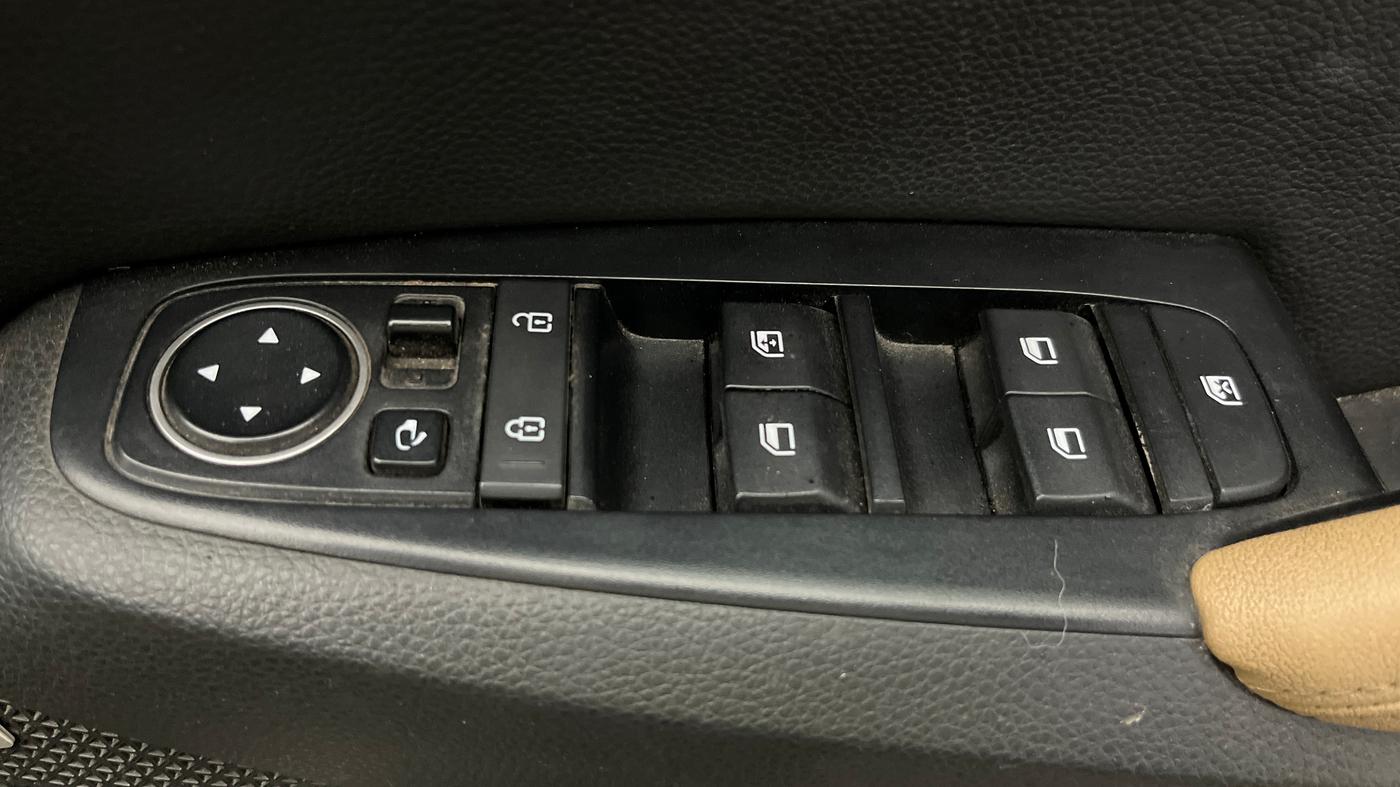 2022 KIA SELTOS HTX PLUS 1.5 DIESEL, Diesel, Manual, 84,180 km, Driver Side Door Panels Control