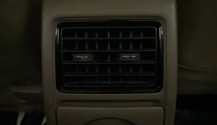 2012 Skoda Rapid ELEGANCE 1.6 TDI CR MT, Diesel, Manual, 75,626 km, Rear AC Vents