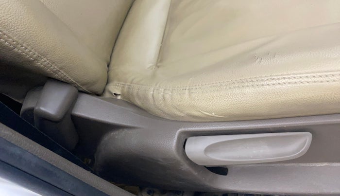 2013 Skoda Rapid AMBITION 1.6 TDI CR MT PLUS, Diesel, Manual, 89,400 km, Driver Side Adjustment Panel