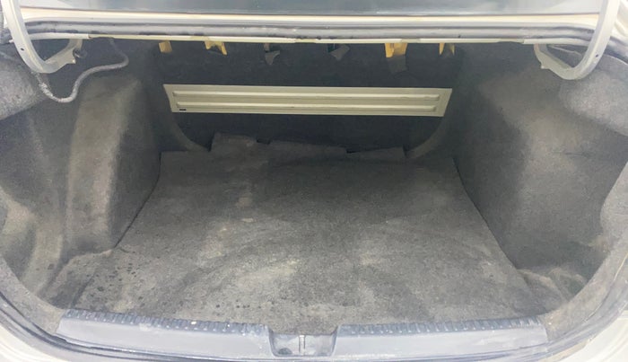 2013 Skoda Rapid AMBITION 1.6 TDI CR MT PLUS, Diesel, Manual, 89,400 km, Boot Inside