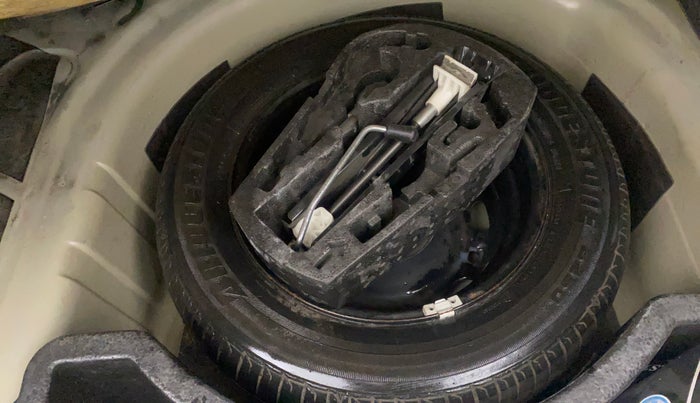 2013 Skoda Rapid AMBITION 1.6 TDI CR MT PLUS, Diesel, Manual, 89,400 km, Spare Tyre