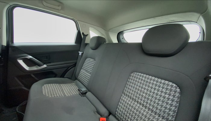 2019 Tata Harrier XM 2.0L Kryotec, Diesel, Manual, 50,053 km, Right Side Rear Door Cabin