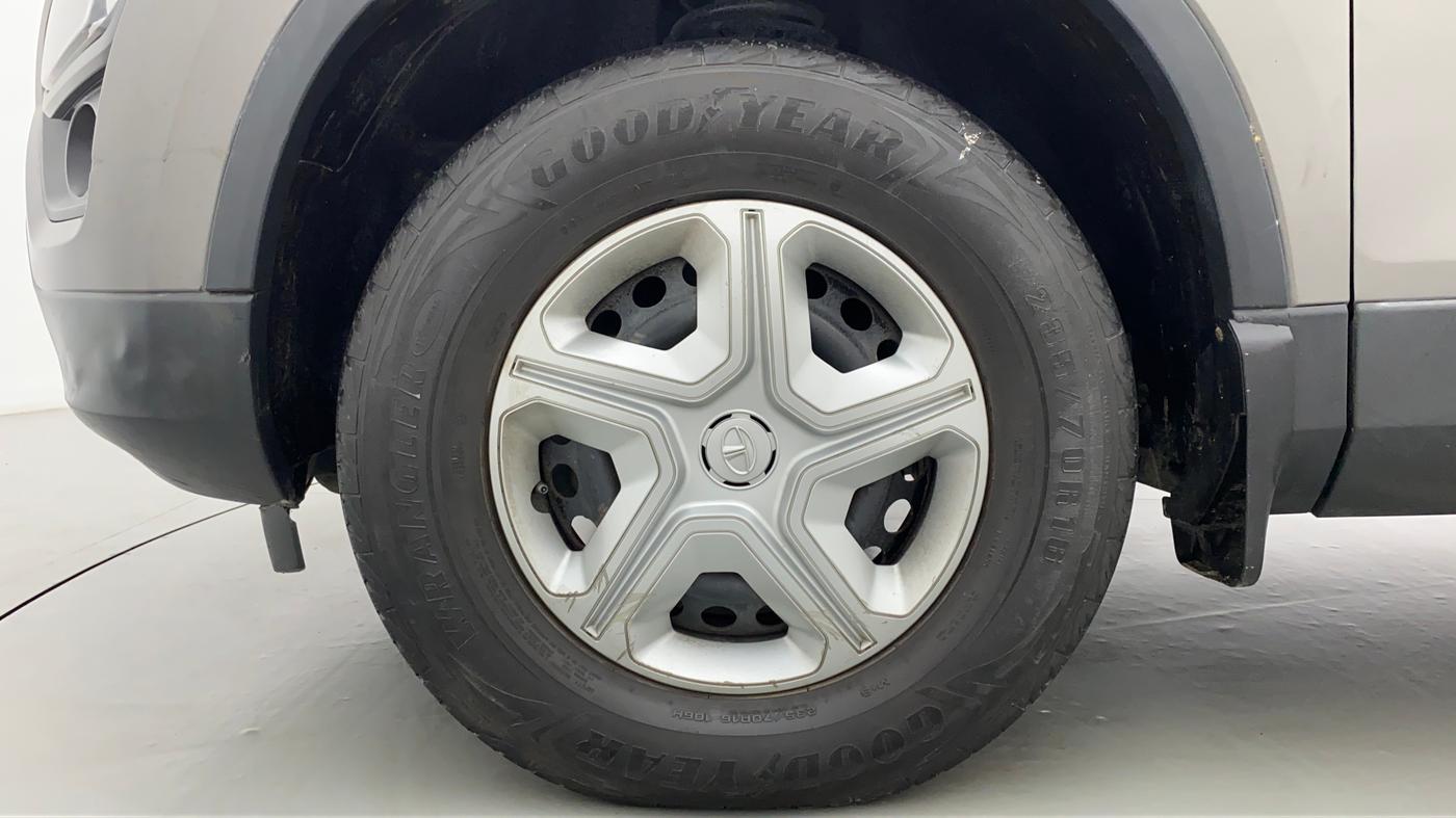 2019 Tata Harrier XM 2.0L Kryotec, Diesel, Manual, 50,053 km, Left Front Wheel