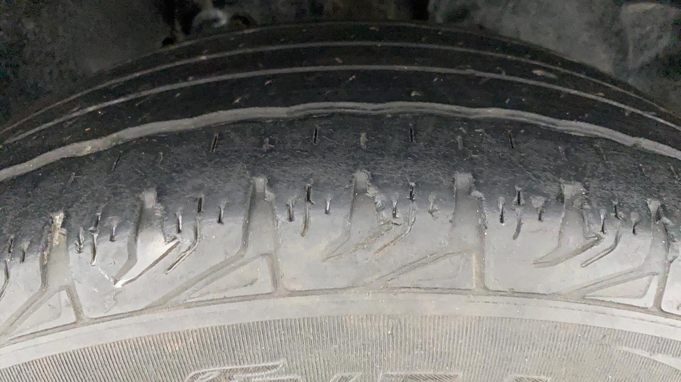 2019 Tata Harrier XM 2.0L Kryotec, Diesel, Manual, 50,053 km, Right Front Tyre Tread