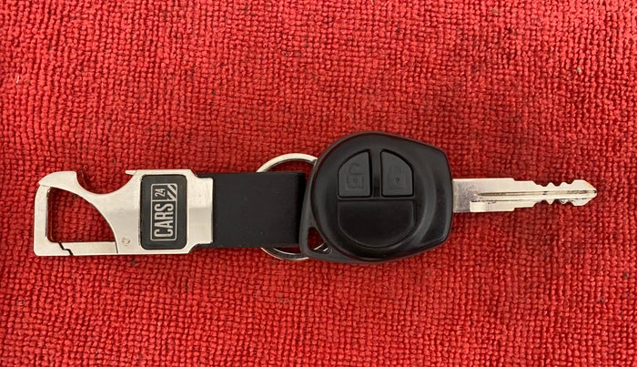 2013 Maruti Swift VXI D, Petrol, Manual, 43,787 km, Key Close Up