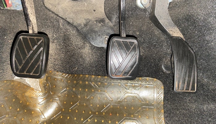 2013 Maruti Swift VXI D, Petrol, Manual, 43,787 km, Pedals