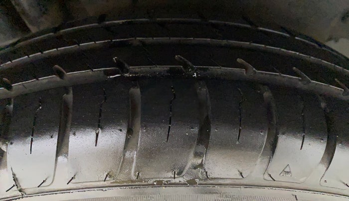 2013 Maruti Swift VXI D, Petrol, Manual, 43,787 km, Right Rear Tyre Tread