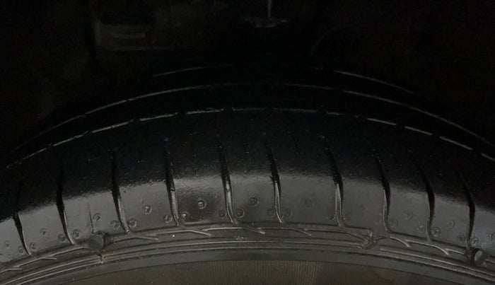 2017 Hyundai Elite i20 SPORTZ 1.2, Petrol, Manual, 61,307 km, Left Front Tyre Tread