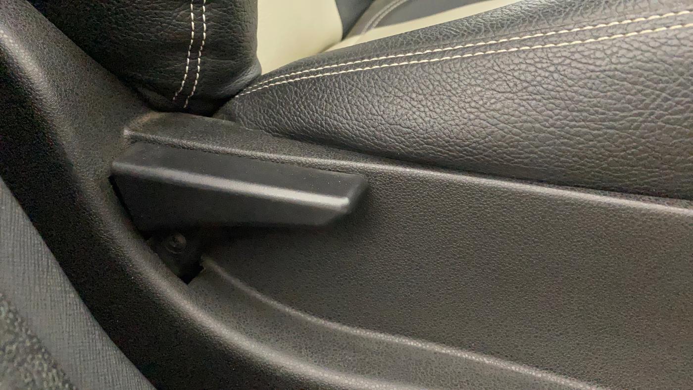 2019 Tata NEXON XMA PETROL, Petrol, Automatic, 70,887 km, Driver Side Adjustment Panel