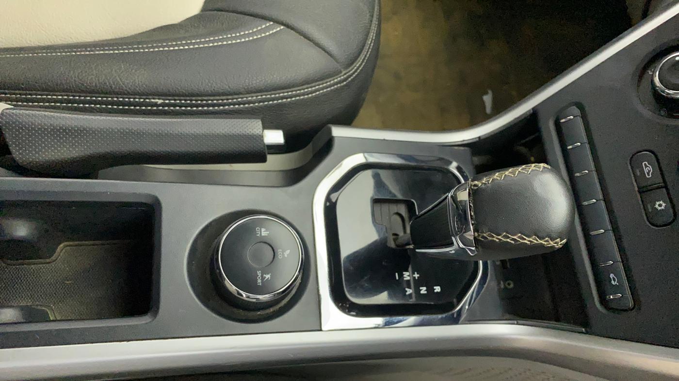 2019 Tata NEXON XMA PETROL, Petrol, Automatic, 70,887 km, Gear Lever