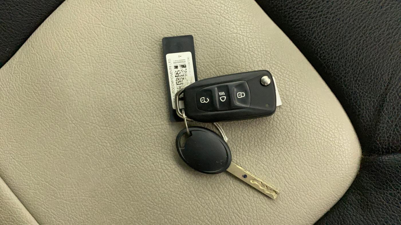 2019 Tata NEXON XMA PETROL, Petrol, Automatic, 70,887 km, Key Close Up