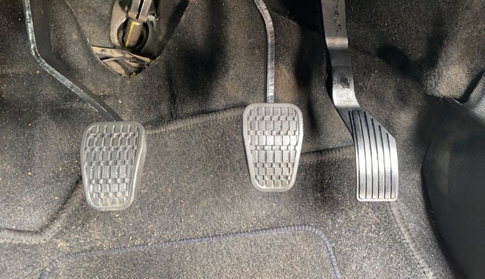 2023 Tata NEXON XE PETROL, CNG, Manual, 46,137 km, Pedals