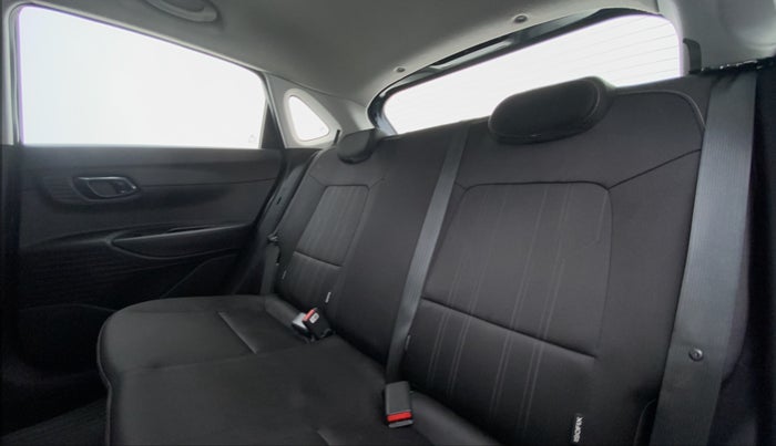2021 Hyundai NEW I20 SPORTZ 1.2 MT, Petrol, Manual, 6,693 km, Right Side Rear Door Cabin