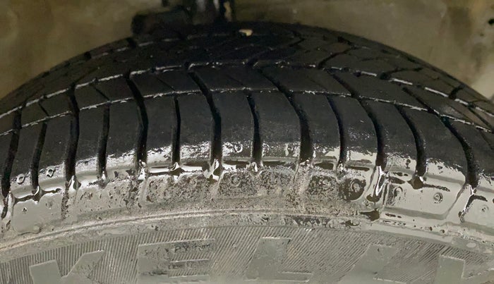 2016 Maruti Celerio ZXI AMT (O), Petrol, Automatic, 43,648 km, Right Front Tyre Tread