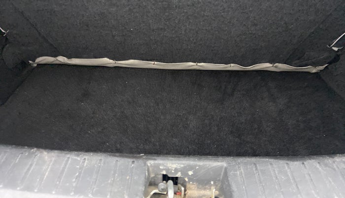 2016 Mahindra Kuv100 K4 6 STR, Petrol, Manual, 27,824 km, Boot Inside