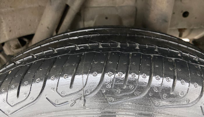 2016 Mahindra Kuv100 K4 6 STR, Petrol, Manual, 27,824 km, Left Rear Tyre Tread