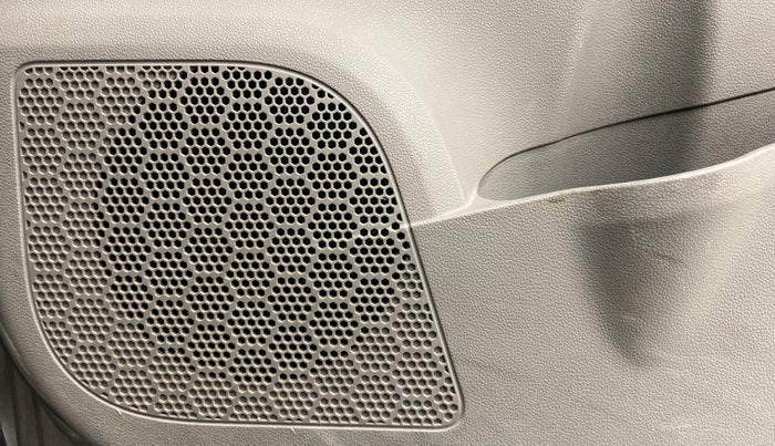 2016 Mahindra Kuv100 K4 6 STR, Petrol, Manual, 27,824 km, Speaker