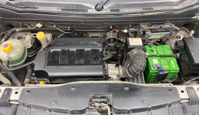 2016 Mahindra Kuv100 K4 6 STR, Petrol, Manual, 27,824 km, Open Bonet