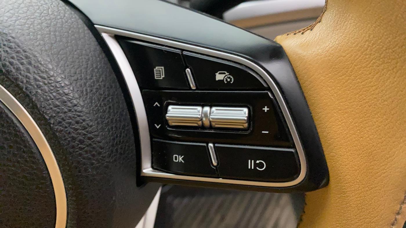 2022 KIA CARENS PRESTIGE 1.4 PETROL 7 STR, Petrol, Manual, 14,137 km, Adaptive Cruise Control