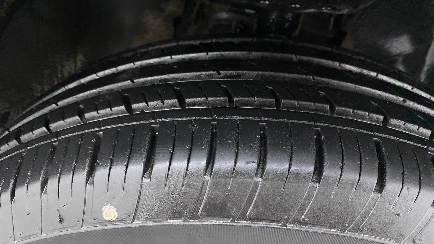 2021 Tata Harrier XZA+ DARK EDITION, Diesel, Automatic, 21,979 km, Right Front Tyre Tread
